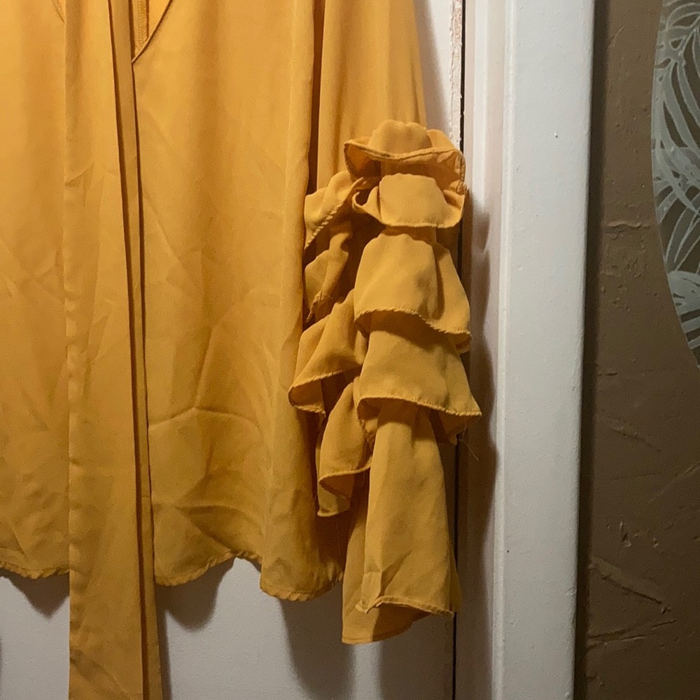 Ruffle blouse - Picture 2 of 2